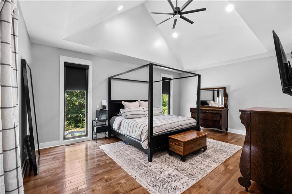 211 McMichael Road Carnegie, PA 15106 - Photo 21 of 50 a bedroom with a bed and a window