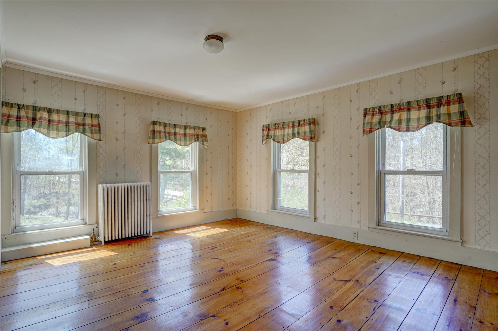 52 North Amherst Road Bedford, NH 03110 - Photo 18 of 34 Gallery Image 18