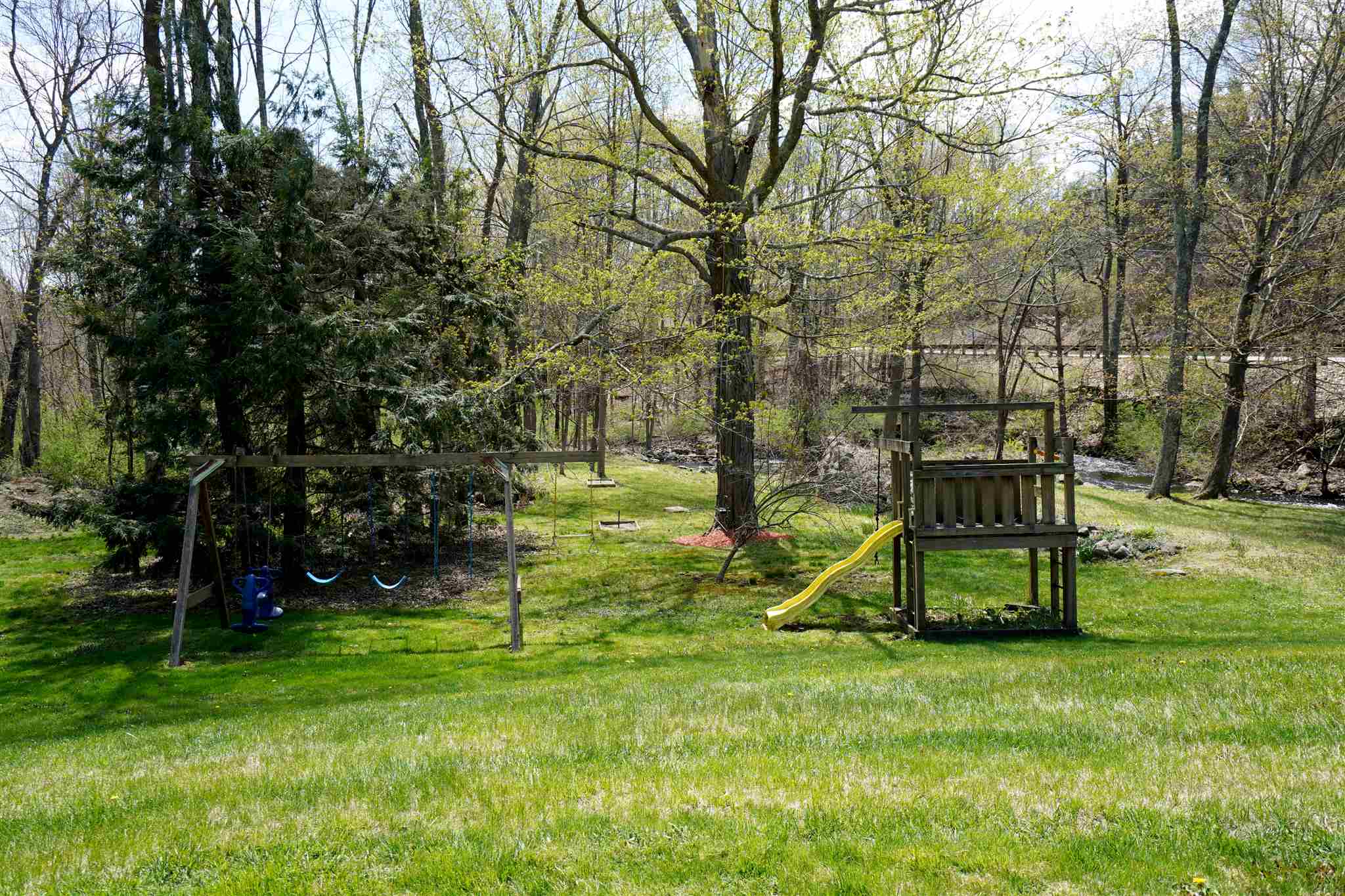 52 North Amherst Road Bedford, NH 03110 - Photo 23 of 34 Gallery Image 23