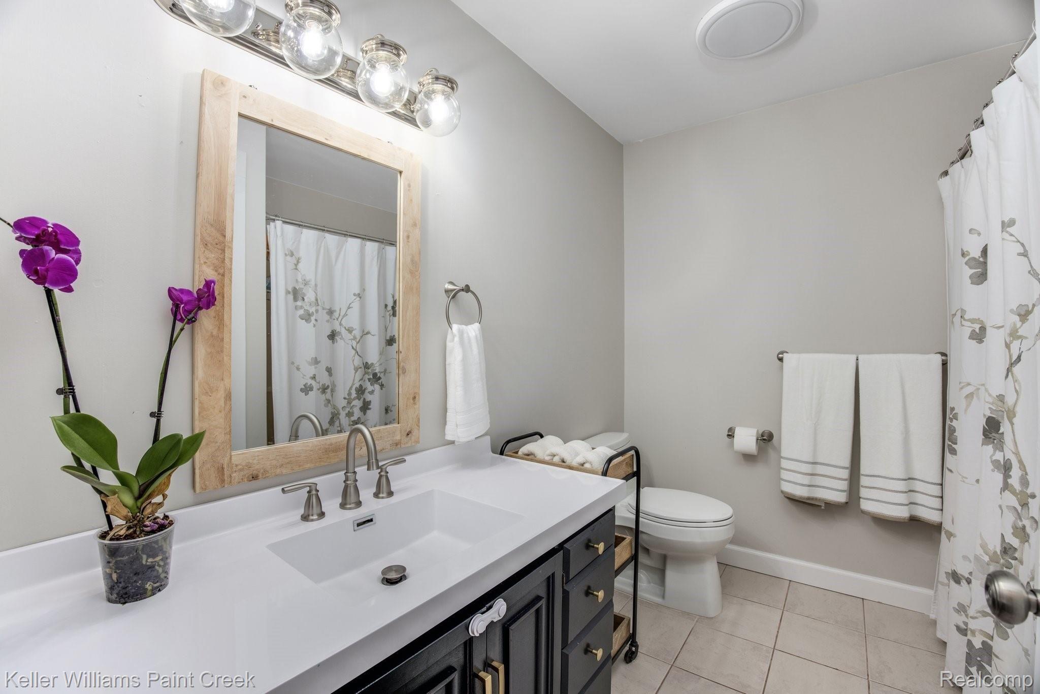 1400 Hemingway Road Lake Orion, MI 48360 - Photo 20 of 42 42-web-or-mls-1400 Hemingway Road041.jpg