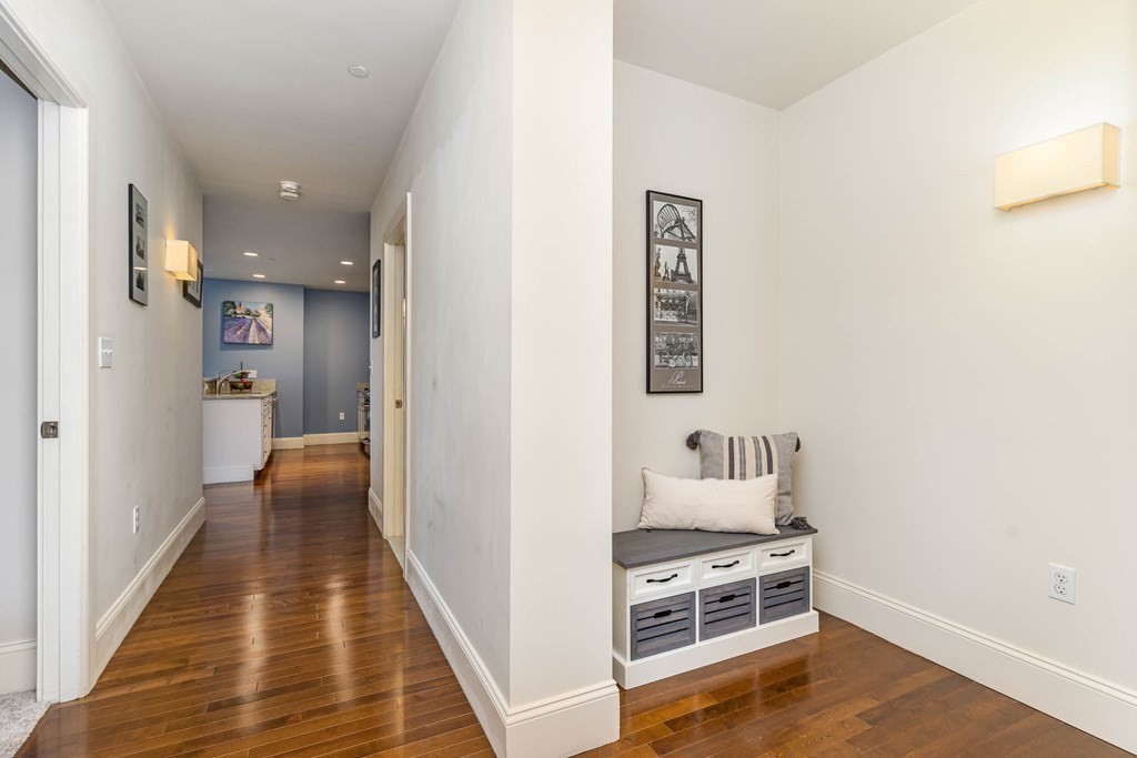 116 Rantoul Street, Unit 401 Beverly, MA 01915 - Photo 4 of 27