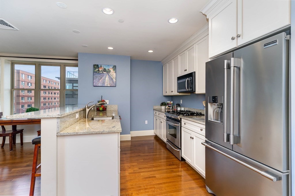 116 Rantoul Street, Unit 401 Beverly, MA 01915 - Photo 5 of 27