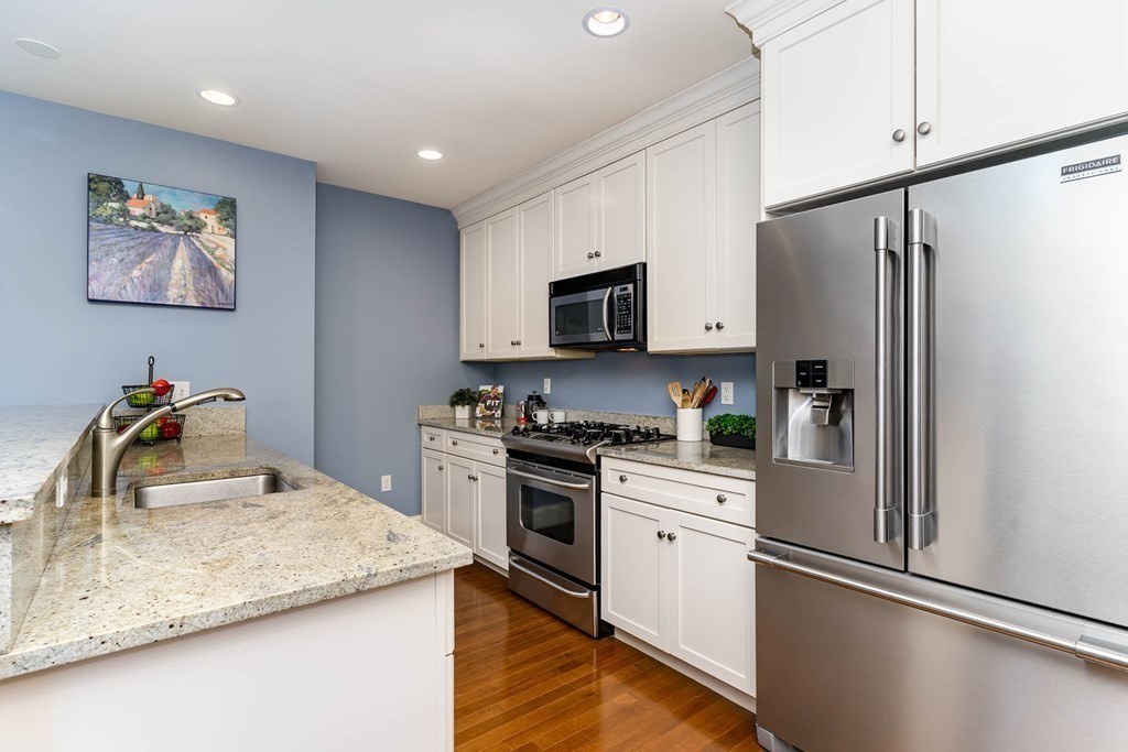 116 Rantoul Street, Unit 401 Beverly, MA 01915 - Photo 6 of 27