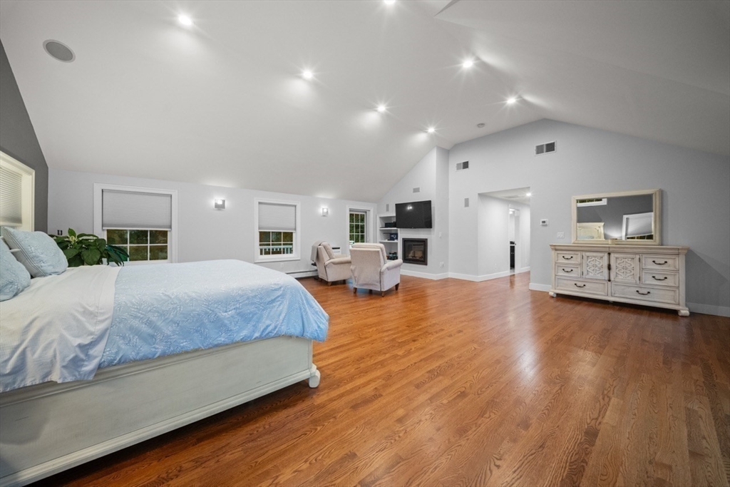 10 Juniper Hill Road Waltham, MA 02452 - Photo 19 of 40
