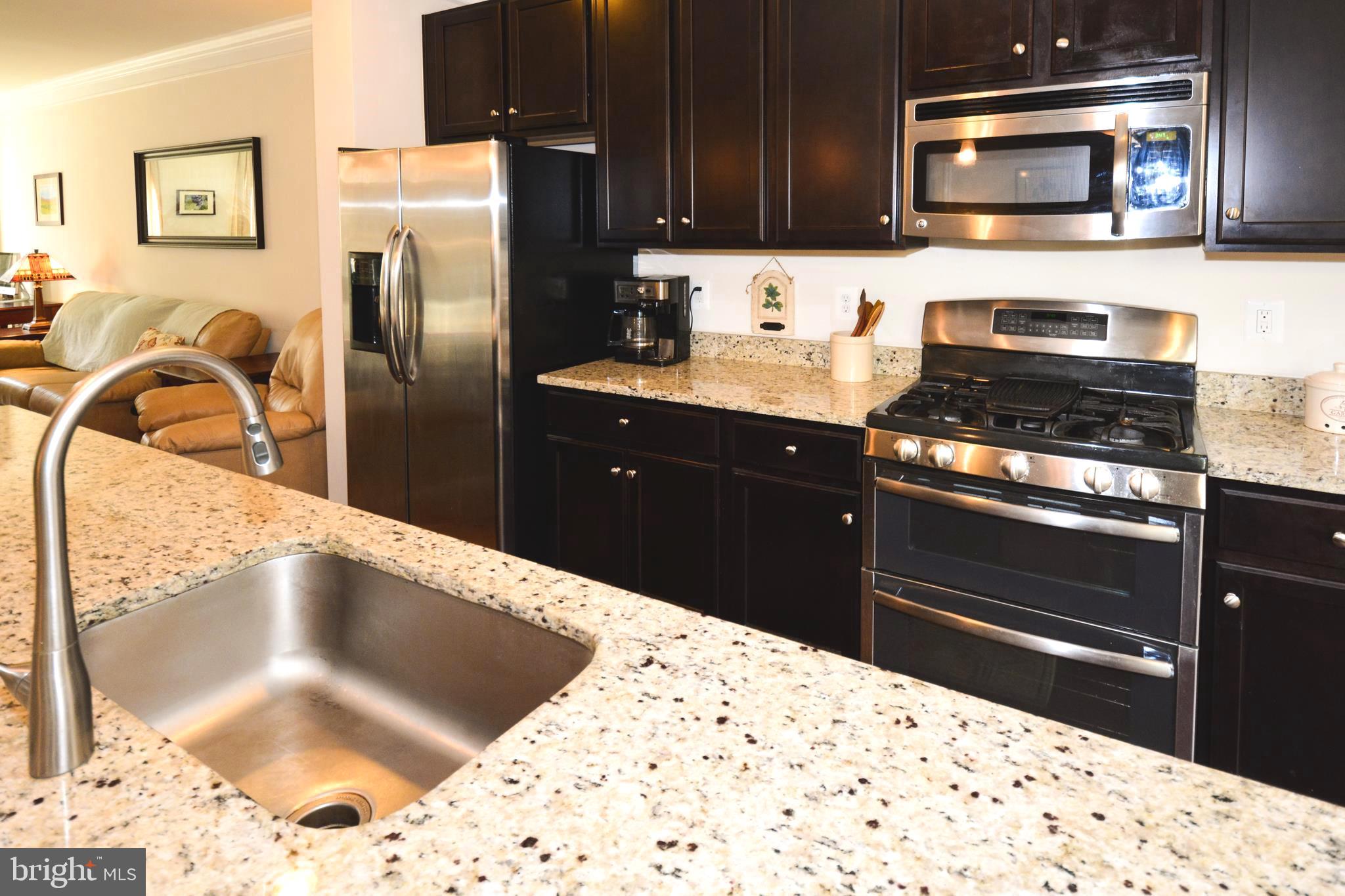 318 Shields Road Stafford, VA 22554 - Photo 6 of 29 Granite, Stainless Steel and Double Oven