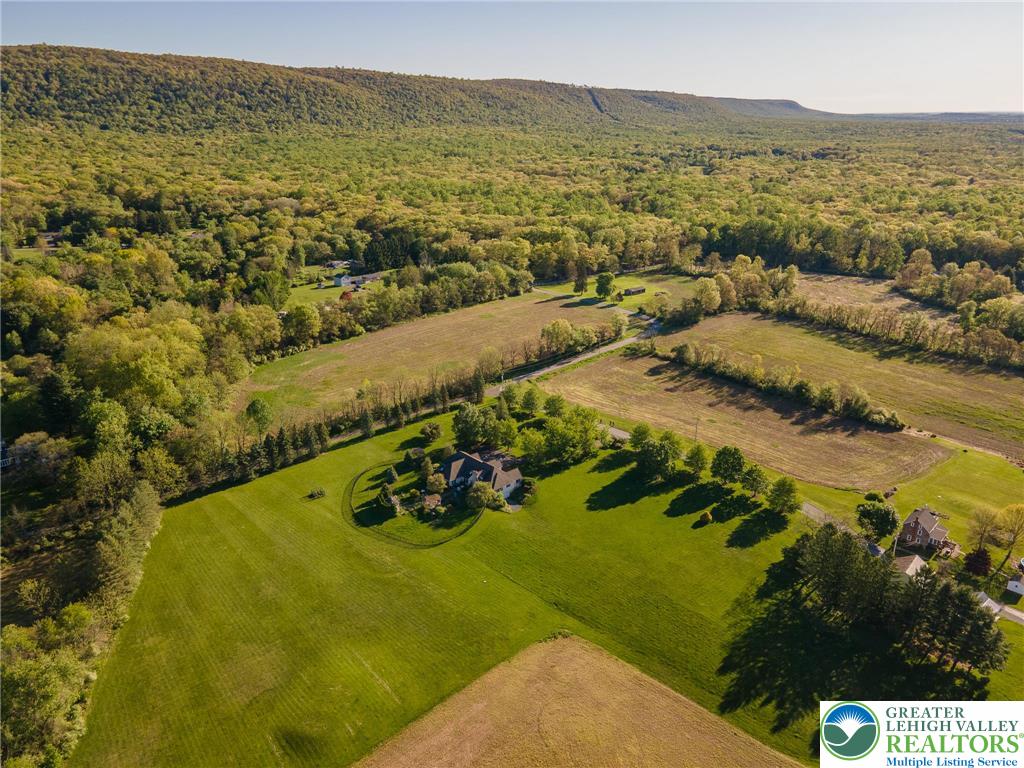 1089 Deemer Road Bath, PA 18014 - Photo 37 of 57