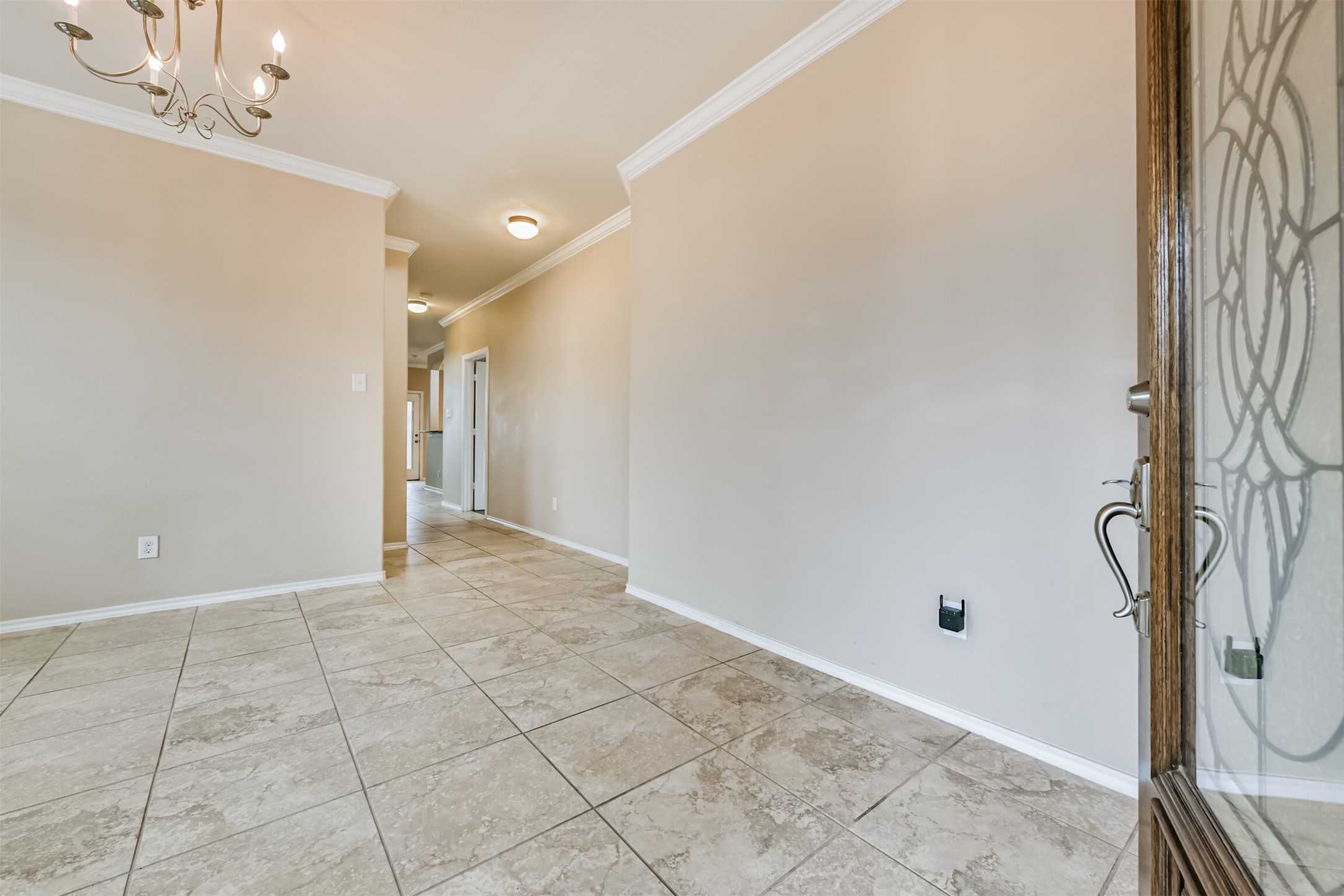 3041 Heather Grove Lane Dickinson, TX 77539 - Photo 5 of 37 a view of a hallway with entryway