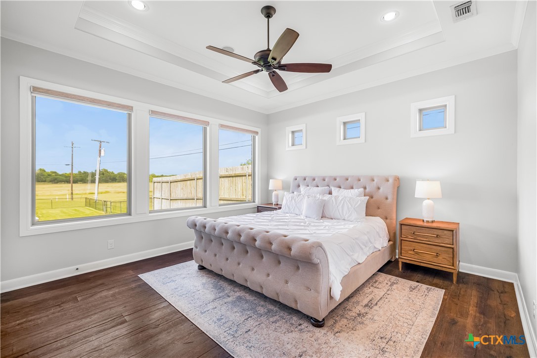 448 Champlain Street Victoria, TX 77905 - Photo 26 of 48 Primary Bedroom