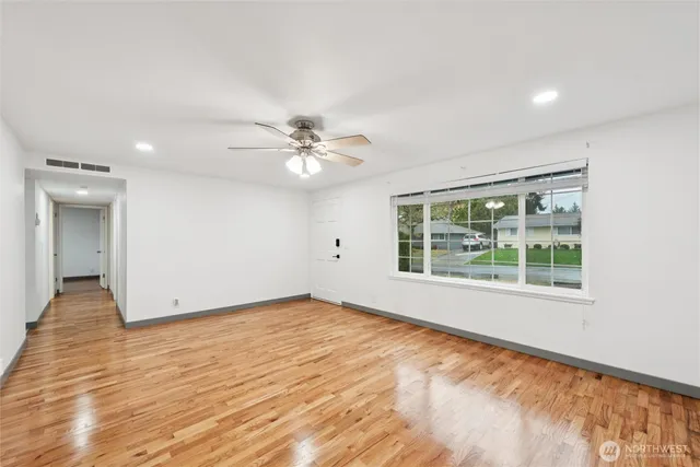 $2,850 | 12655 Southeast 169th Place, Renton, WA 98058