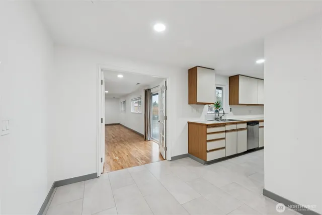 $2,850 | 12655 Southeast 169th Place, Renton, WA 98058