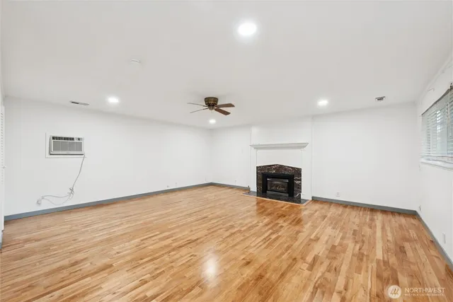 $2,850 | 12655 Southeast 169th Place, Renton, WA 98058