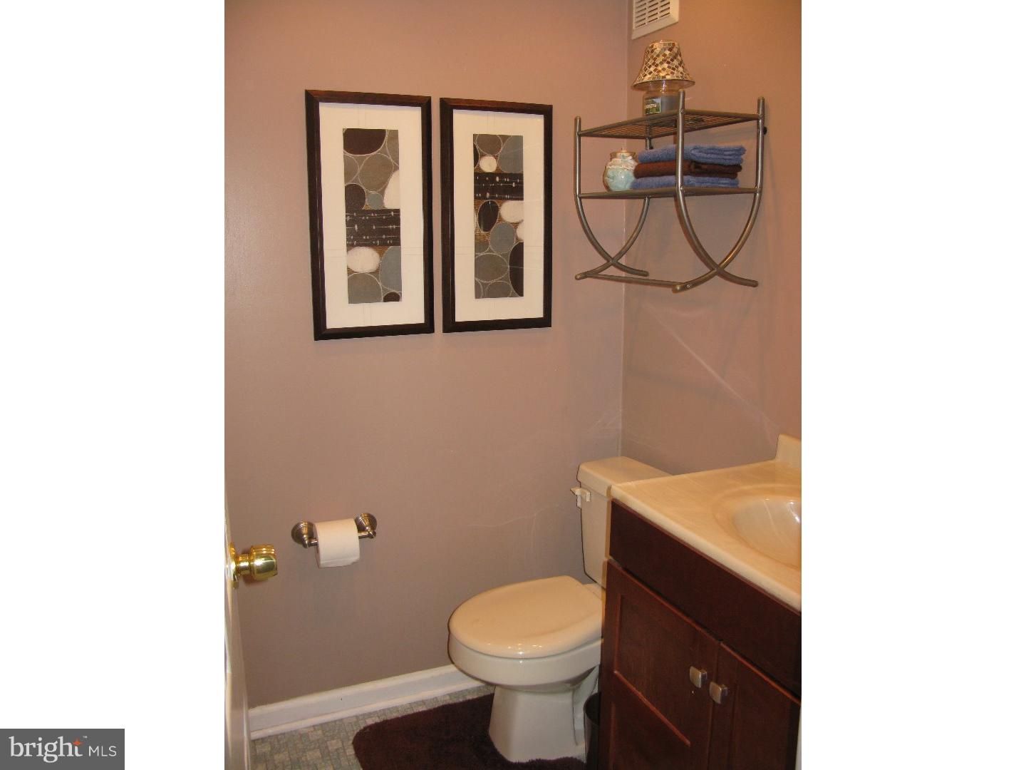 3534 Byrne Road Philadelphia, PA 19154 - Photo 14 of 19 Half Bath