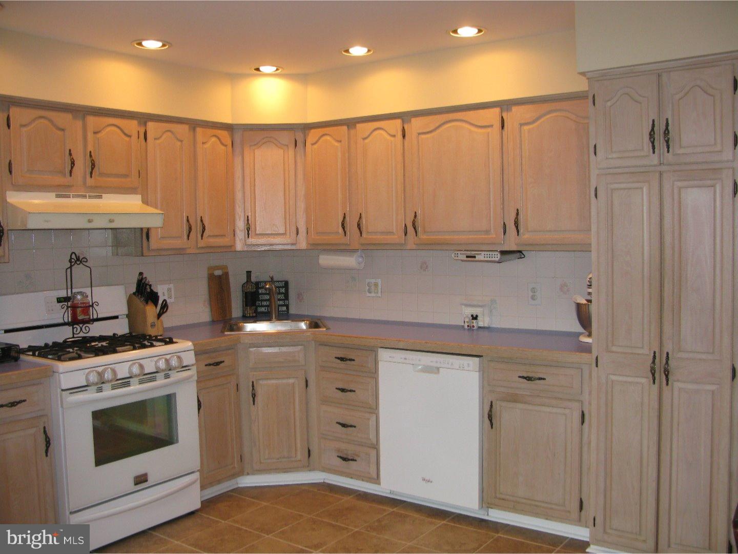 3534 Byrne Road Philadelphia, PA 19154 - Photo 8 of 19 Kitchen