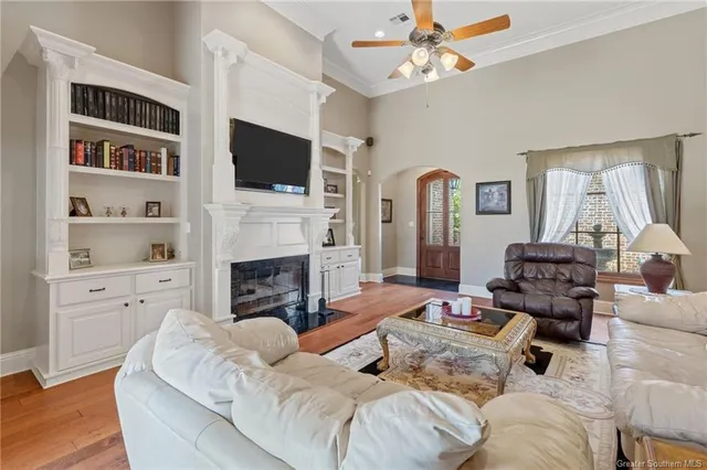 $399,000 | 929 Carondelet Drive, Lake Charles, LA 70605