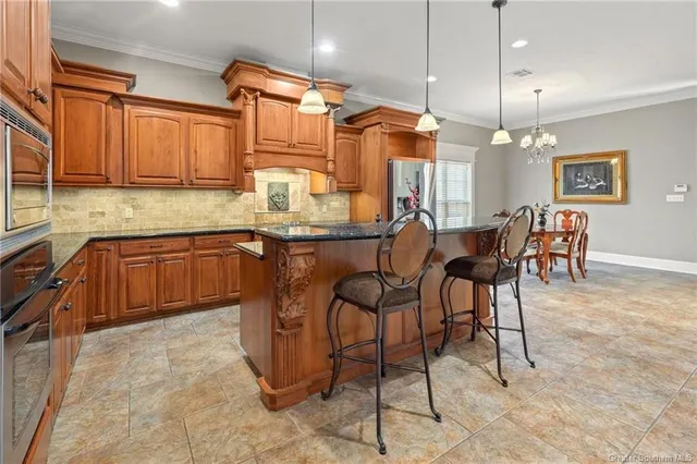 $399,000 | 929 Carondelet Drive, Lake Charles, LA 70605