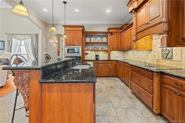 $399,000 | 929 Carondelet Drive, Lake Charles, LA 70605