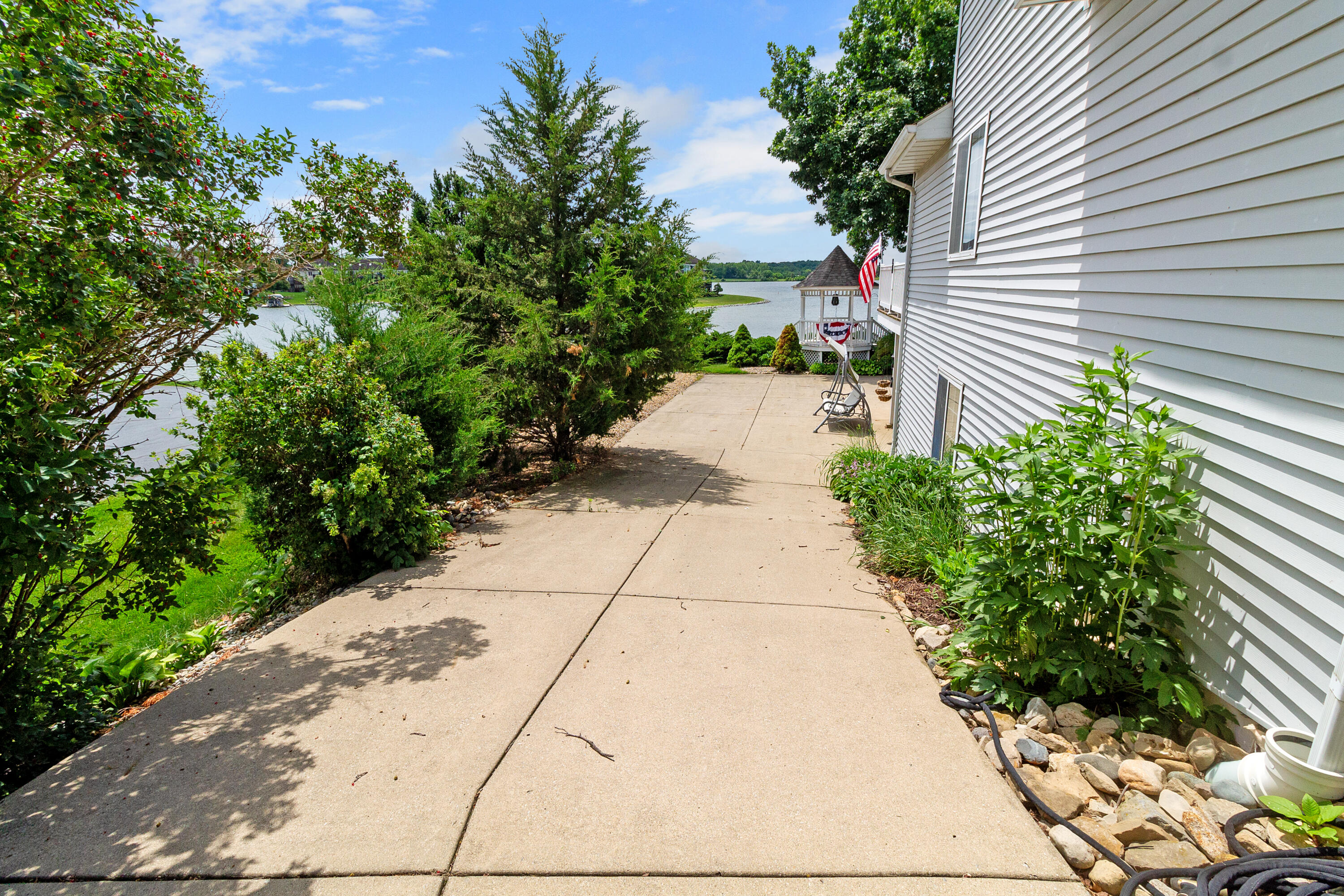 1739 Beachview Court Crown Point, IN 46307 - Photo 68 of 82 3000x2000