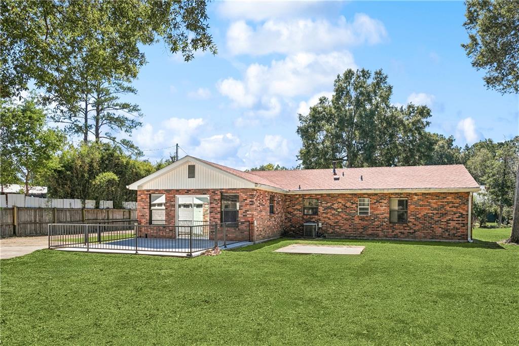 1929 Dupard Street Mandeville, LA 70448 - Photo 21 of 22