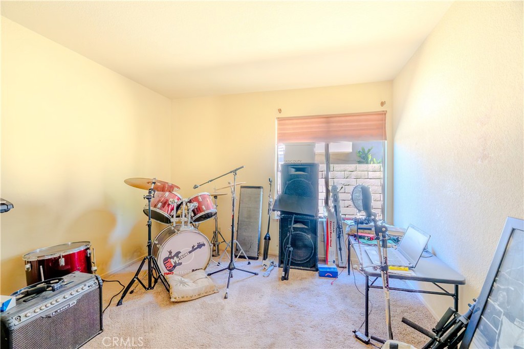 2667 Victoria Park Drive Riverside, CA 92506 - Photo 10 of 20