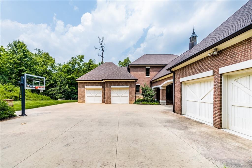 8090 Sargent Road Indianapolis, IN 46256 - Photo 4 of 48 Gallery Image 4