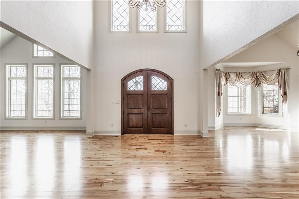 8090 Sargent Road Indianapolis, IN 46256 - Photo 9 of 48 Gallery Image 9
