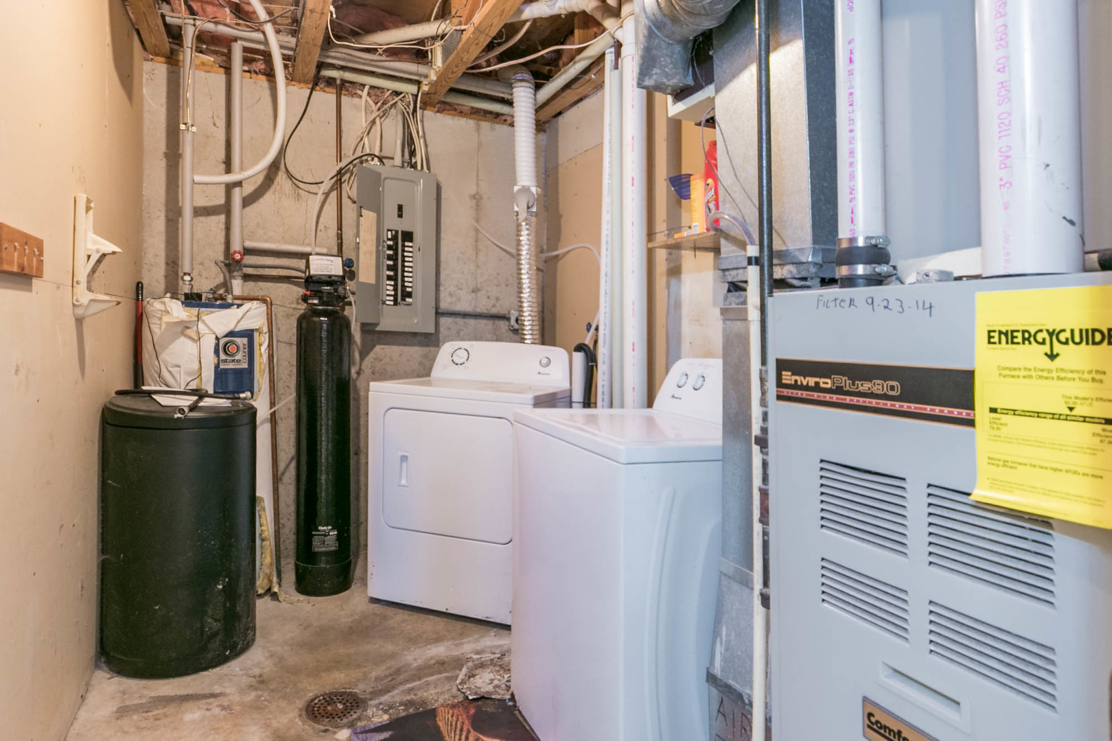118 Newport Road Lake Summerset, IL 61019 - Photo 23 of 34 a utility room with dryer and washer