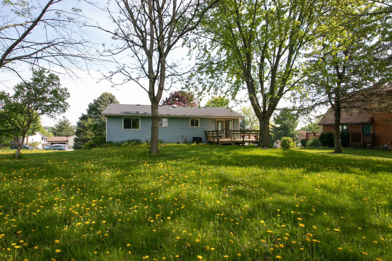 118 Newport Road Lake Summerset, IL 61019 - Photo 4 of 34 a front view of a house with a garden