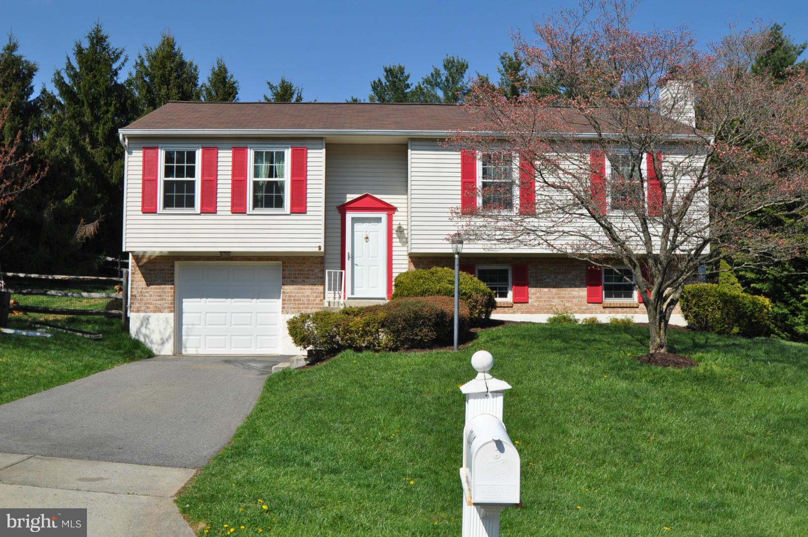 10449 Carlyn Ridge Road Damascus, MD 20872 - Photo 1 of 21 Exterior (Front)