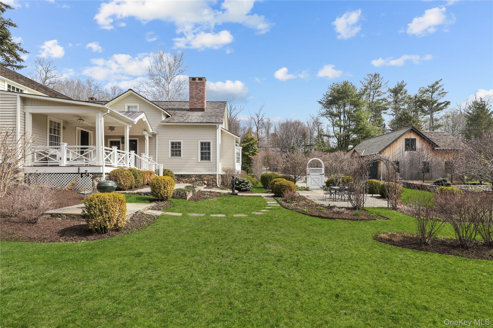 100 Seminary Road Bedford, NY 10506 - Photo 3 of 36