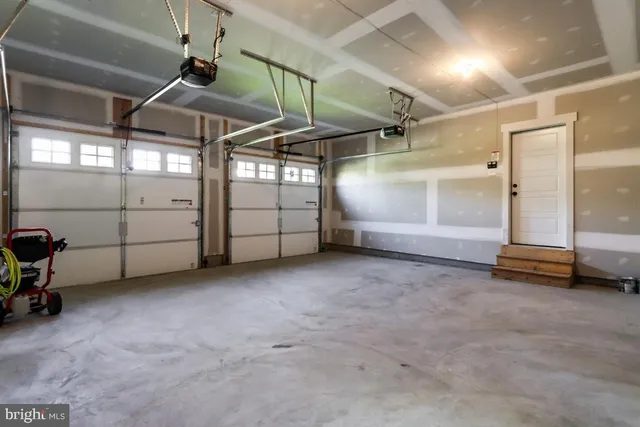 a view of a garage room