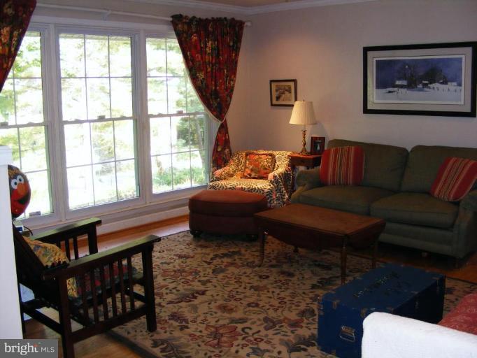 16433 Trenton Road Upperco, MD 21155 - Photo 8 of 26 Living Room