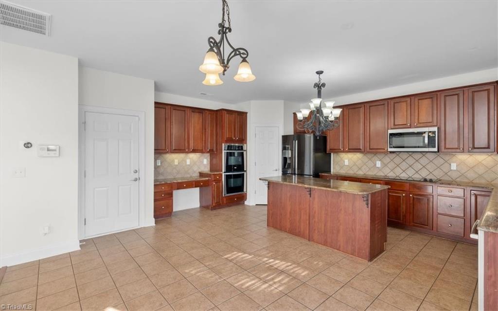 3604 Cottesmore Drive High Point, NC 27265 - Photo 11 of 50