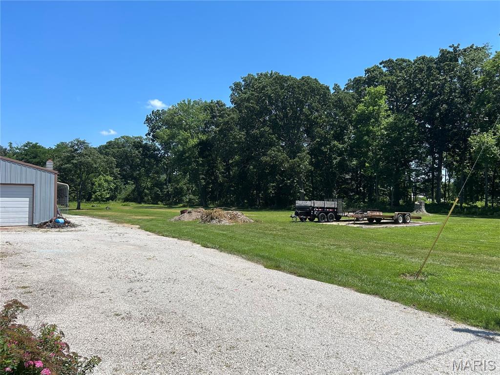 2106 North 2150 Street St. Elmo, IL 62458 - Photo 1 of 4