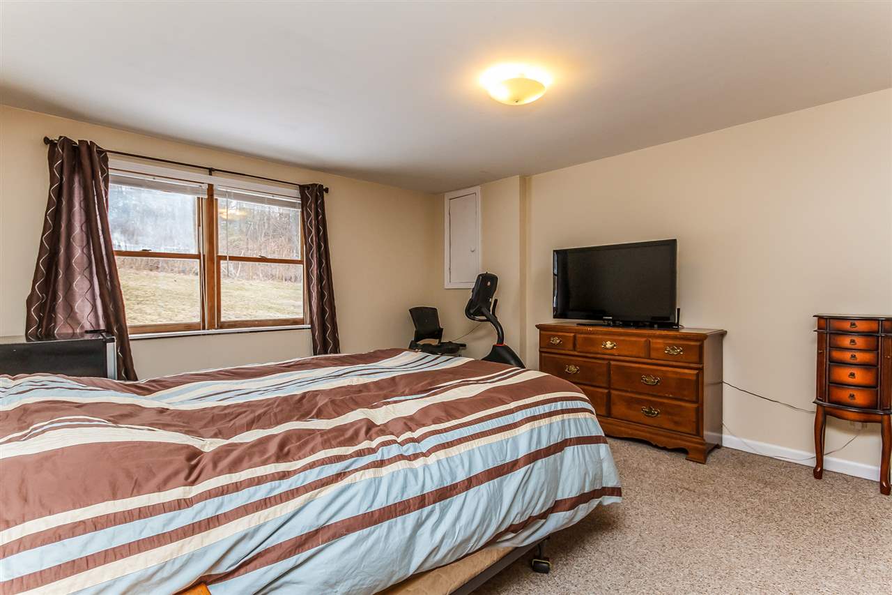 877 Mammoth Road, Unit 1 Manchester, NH 03104 - Photo 13 of 26