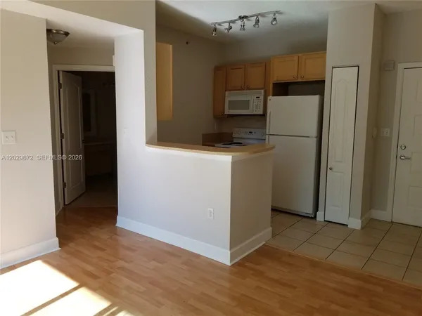$2,200 | 6001 Southwest 70th Street, Unit 538, South Miami, FL 33143