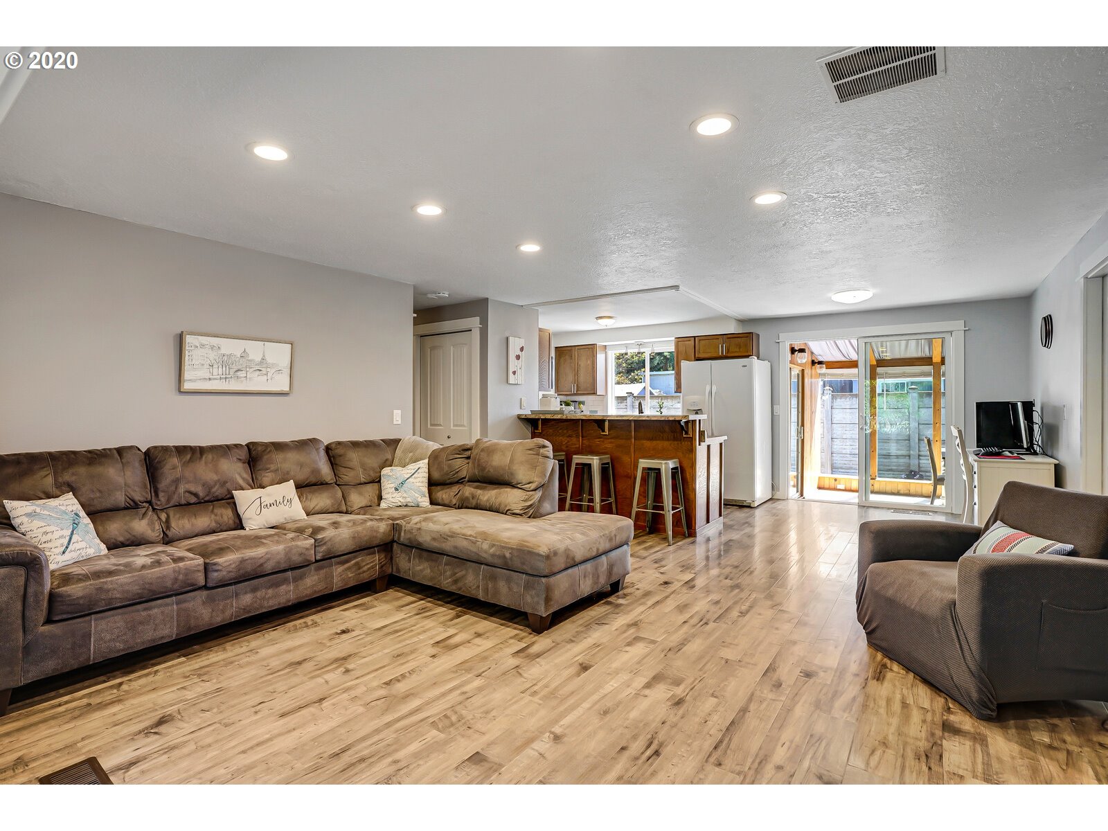4502 Herrin Road Northeast Salem, OR 97305 - Photo 6 of 31 Gallery Image 6