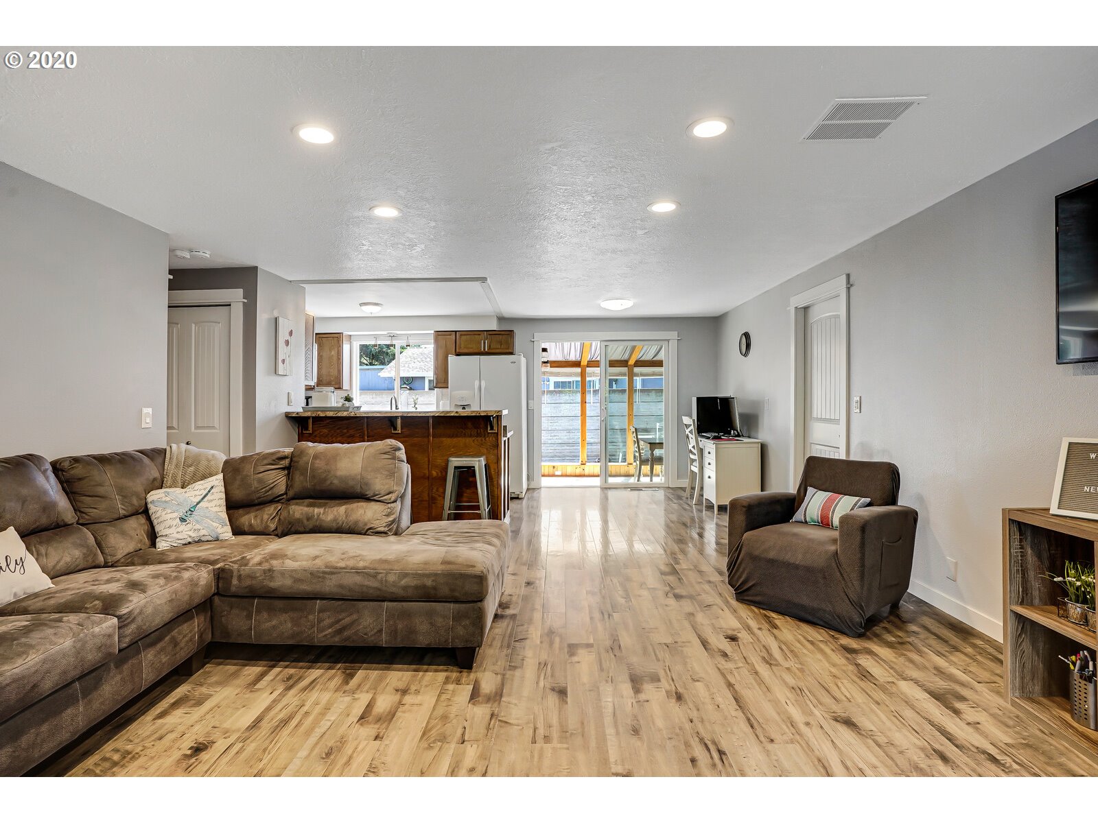 4502 Herrin Road Northeast Salem, OR 97305 - Photo 8 of 31 Gallery Image 8