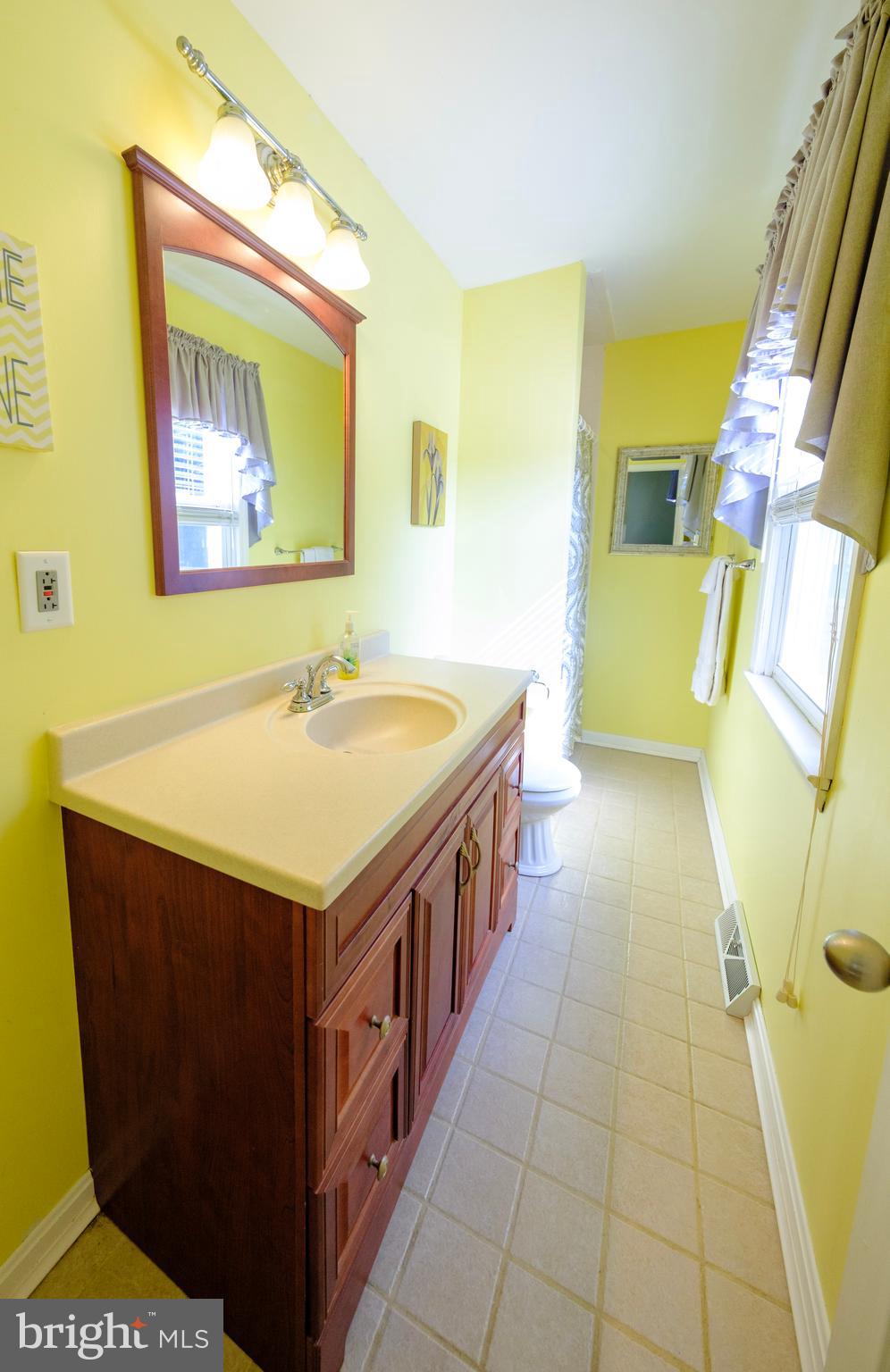 2124 Magnolia Court Cinnaminson, NJ 08077 - Photo 23 of 50 Primary Bath
