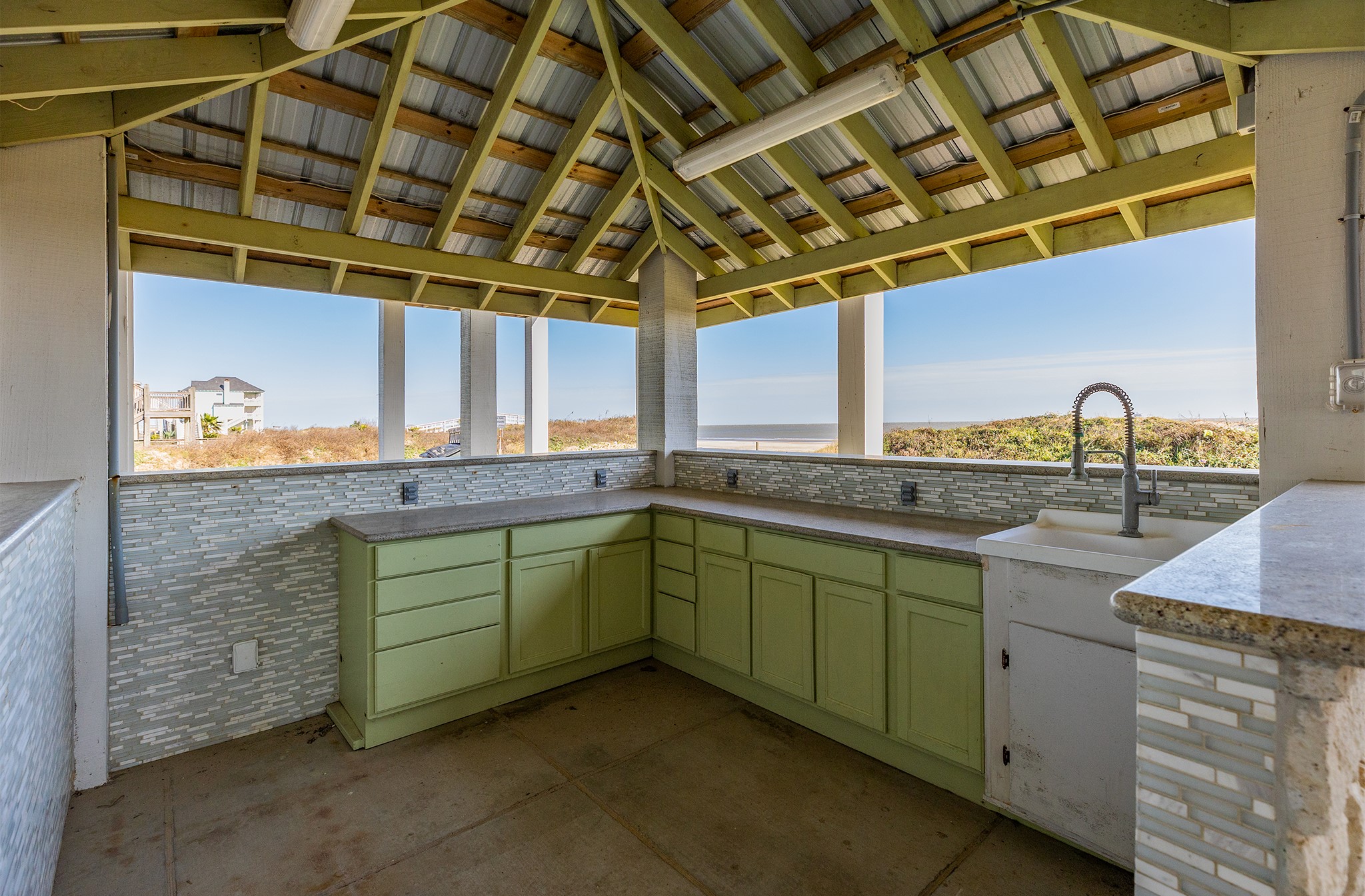 843 South Jacks Road Crystal Beach, TX 77650 - Photo 9 of 45 An excellent space to entertain with views and sounds of the gulf!