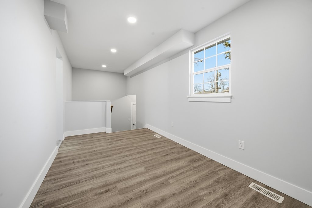 2112 Market Street Blue Island, IL 60406 - Photo 19 of 55 a view of empty room with wooden floor