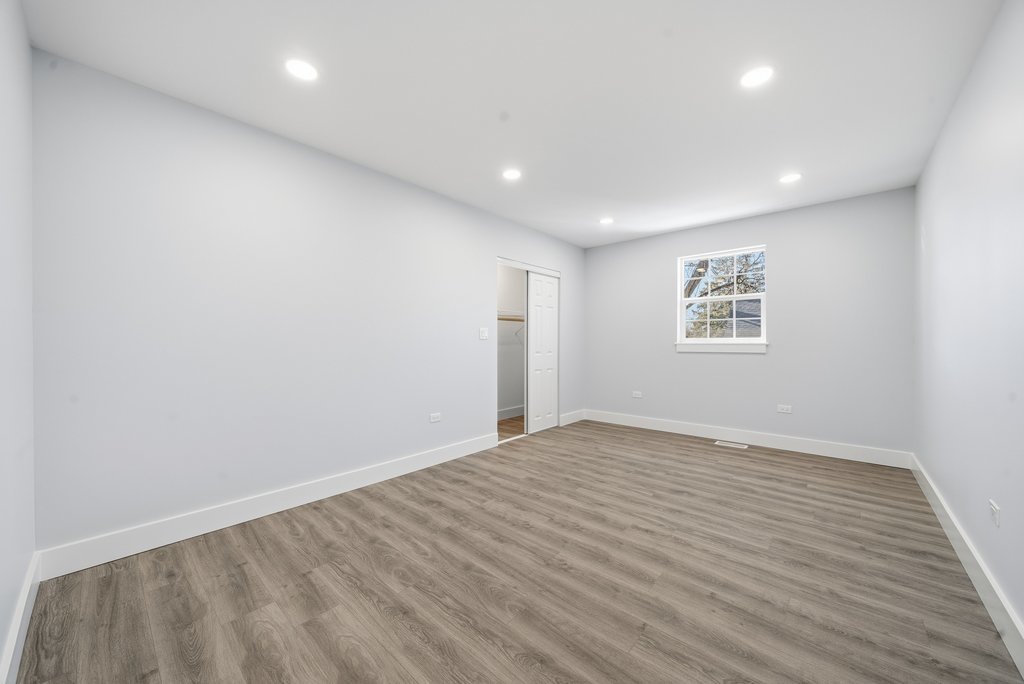 2112 Market Street Blue Island, IL 60406 - Photo 25 of 55 a view of an empty room with a window