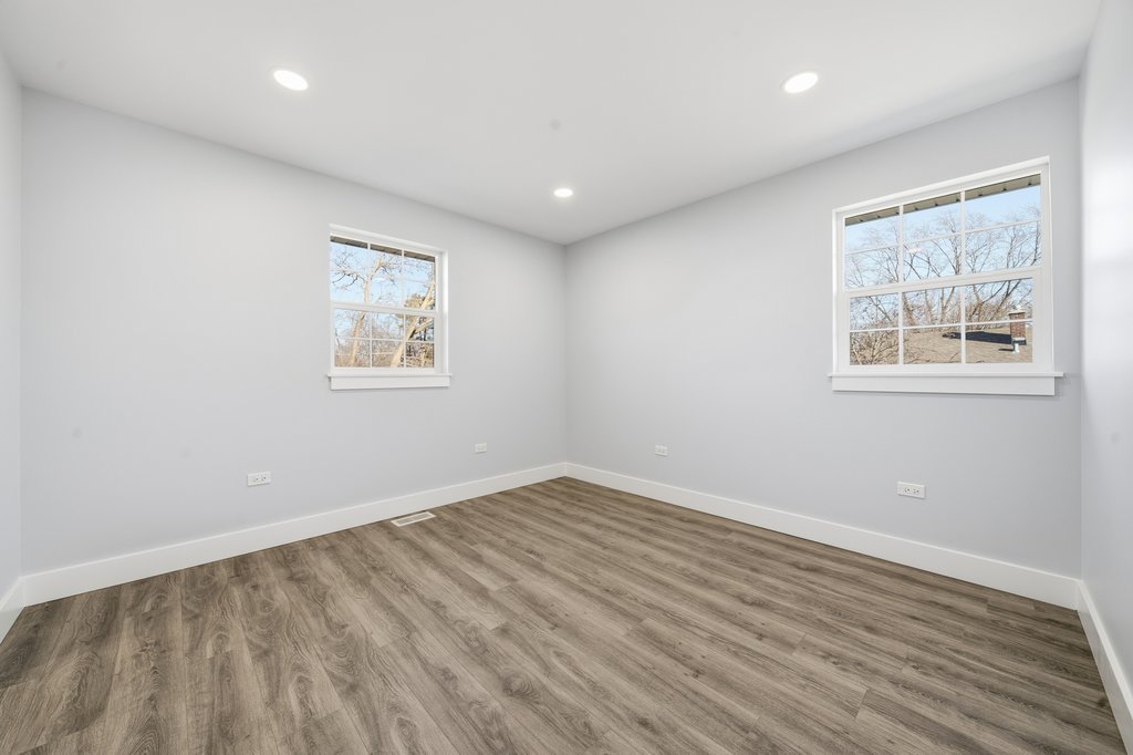 2112 Market Street Blue Island, IL 60406 - Photo 27 of 55 wooden floor in a room