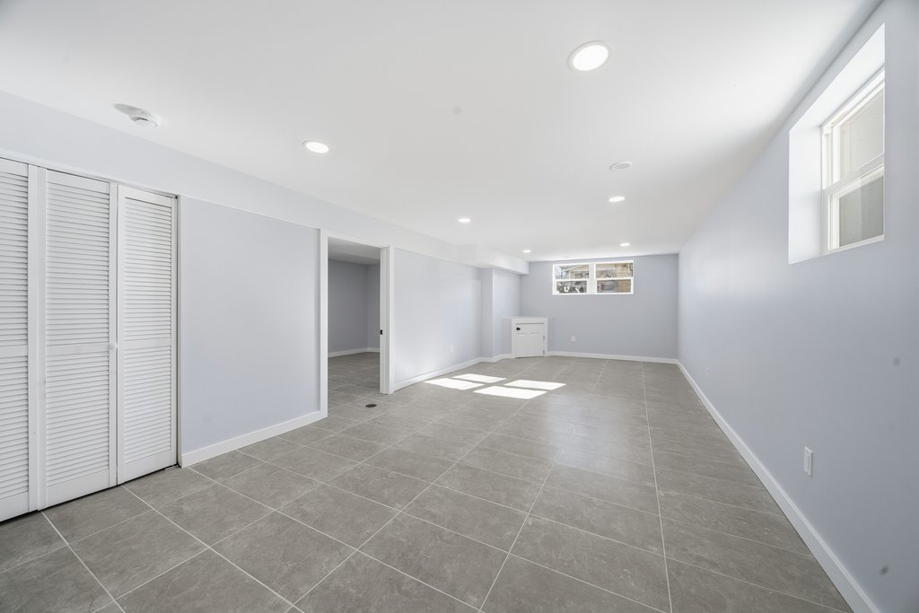 2112 Market Street Blue Island, IL 60406 - Photo 34 of 55 a view of empty room