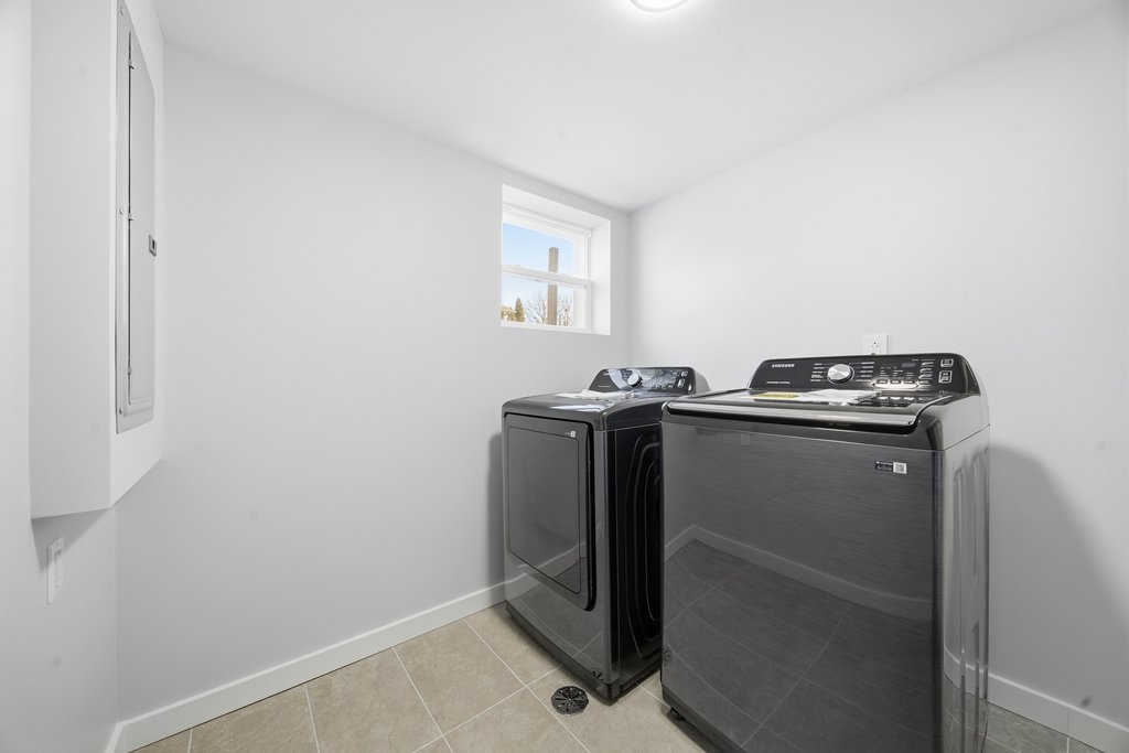 2112 Market Street Blue Island, IL 60406 - Photo 39 of 55 a utility room with dryer and washer
