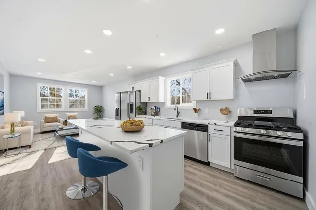 $380,000 | 2112 Market Street, Blue Island, IL 60406