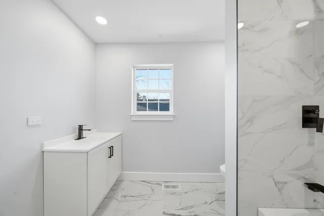 $380,000 | 2112 Market Street, Blue Island, IL 60406