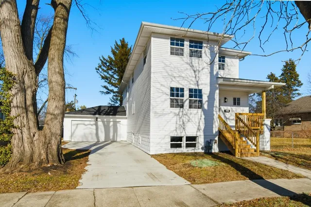 $380,000 | 2112 Market Street, Blue Island, IL 60406