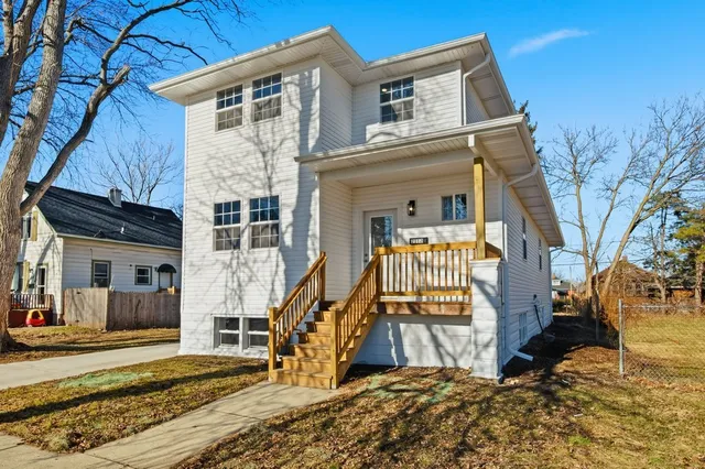 $380,000 | 2112 Market Street, Blue Island, IL 60406