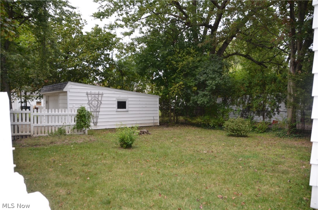 1560 Winchester Road Lyndhurst, OH 44124 - Photo 19 of 20 Gallery Image 19