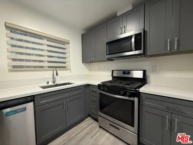 $4,200 | 1760 South Bentley Avenue, Unit 2, Los Angeles, CA 90025